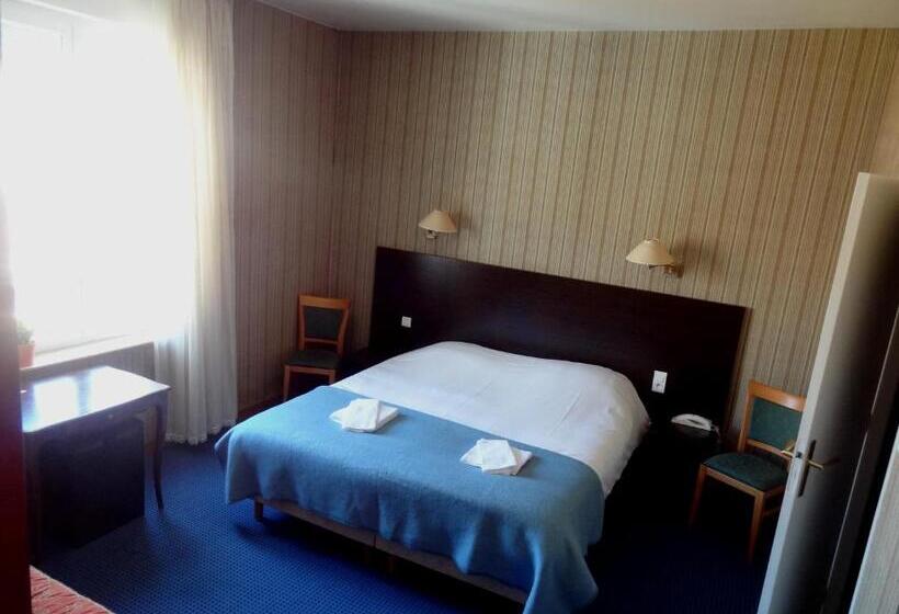 スーペリアールーム, De France