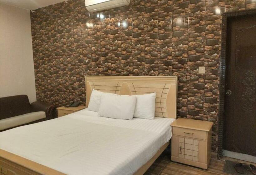 اتاق لوکس خانوادگی, Green Fort  Gulberg