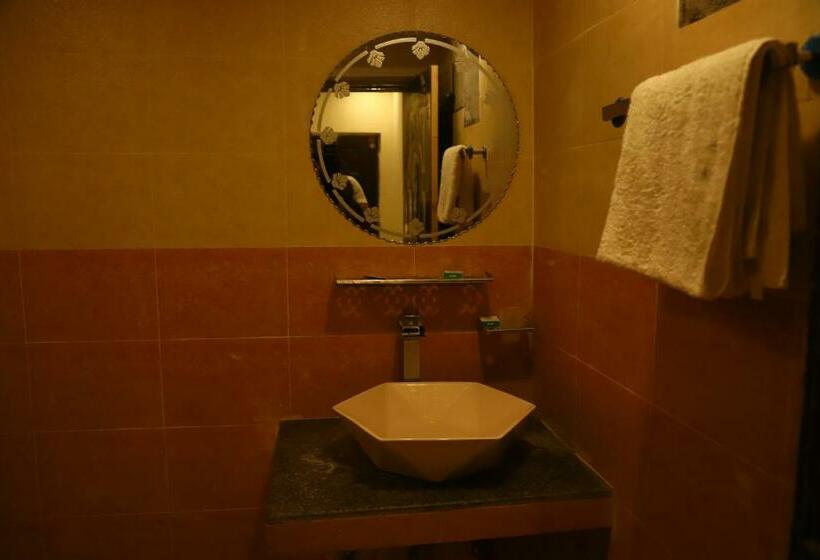 اتاق لوکس خانوادگی, Green Fort  Gulberg