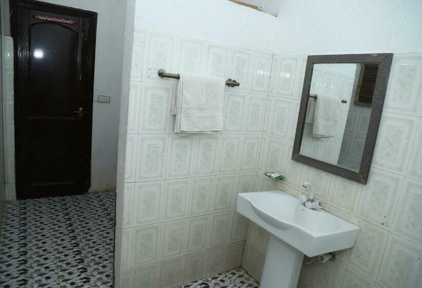 اتاق لوکس خانوادگی, Green Fort  Gulberg