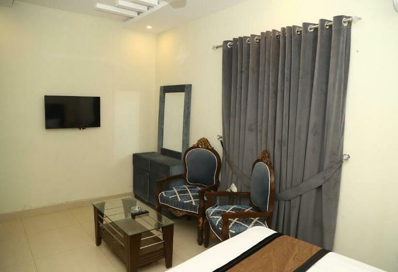 اتاق لوکس خانوادگی, Green Fort  Gulberg