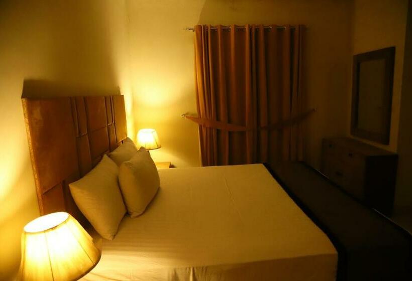 اتاق لوکس خانوادگی, Green Fort  Gulberg