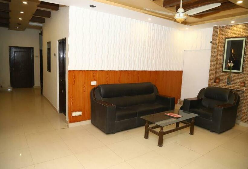 اتاق لوکس, Green Fort  Gulberg