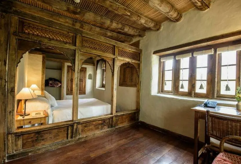 سوییت, Serena Shigar Fort