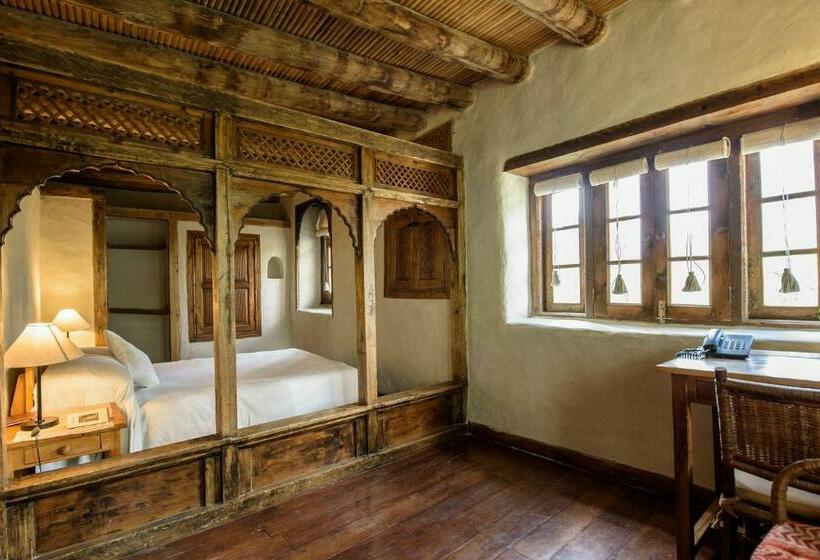 سوییت, Serena Shigar Fort