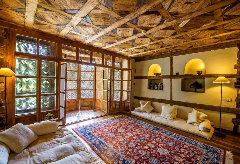 سوئیت رویال, Serena Shigar Fort