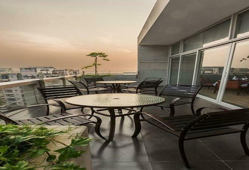 اتاق لوکس با تخت بزرگ, Windy Terrace