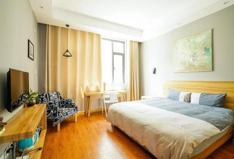 Klassisches Zimmer, Monster B&b