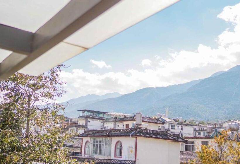 غرفة قياسية مطلة على الجبل, Monster B&b