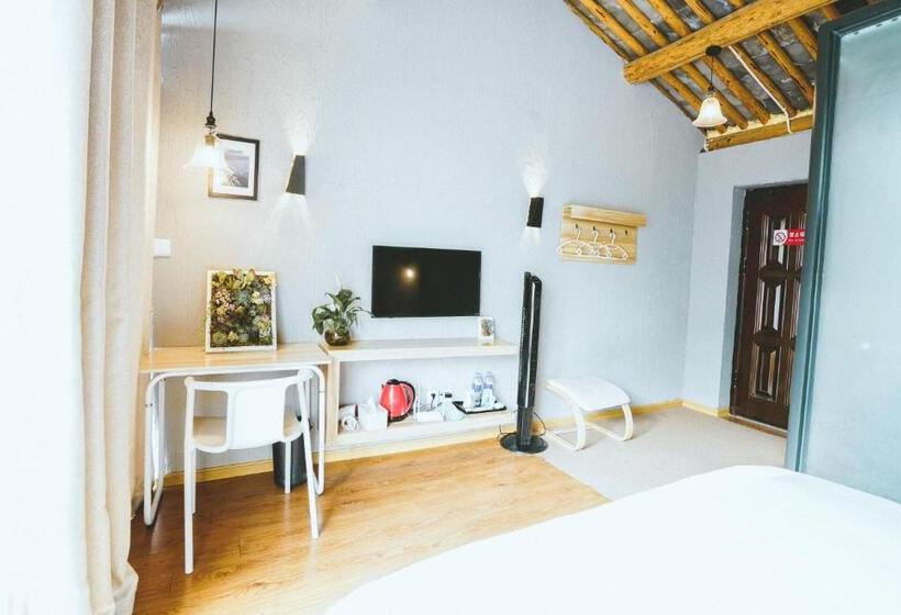 Standardzimmer Bergblick, Monster B&b