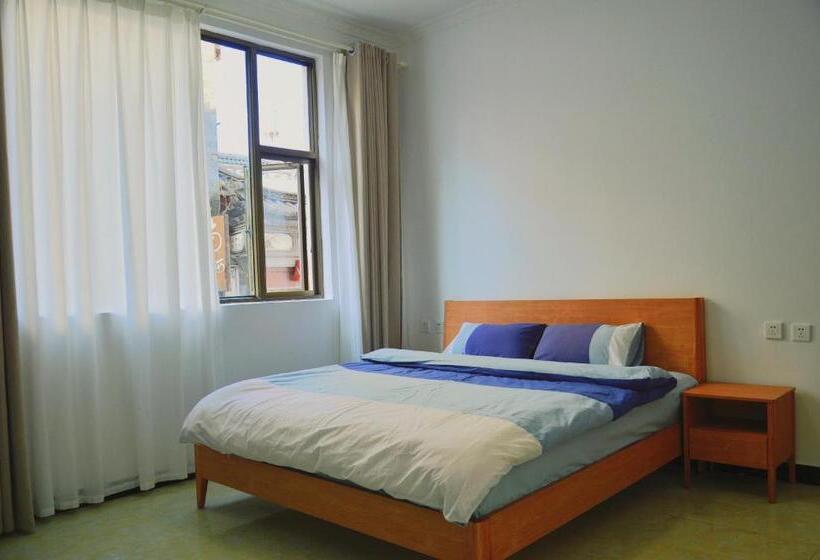 جناح غرفتين نوم, Monster B&b