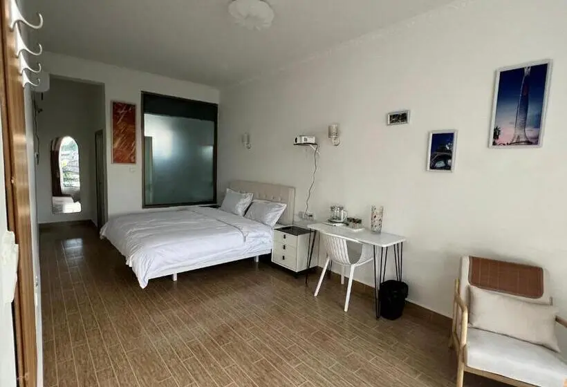 キングサイズベッドのスタンダードルーム, Monster B&b