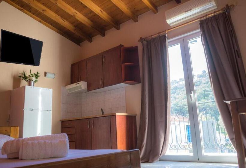 חדר סטנדרט לארבעה, Act Art Skiathos