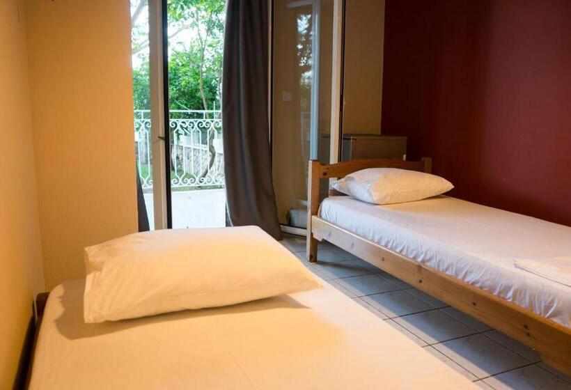 חדר סטנדרט לארבעה, Act Art Skiathos