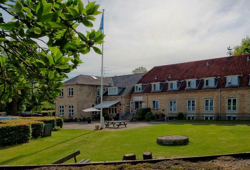 スタンダードルーム, Fredensborg Vandrerhjem, I Kongens Baghave