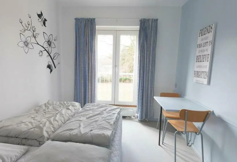 スタンダードルーム, Fredensborg Vandrerhjem, I Kongens Baghave
