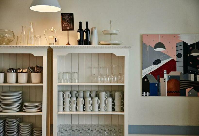 ファミリールーム, Fredensborg Vandrerhjem, I Kongens Baghave