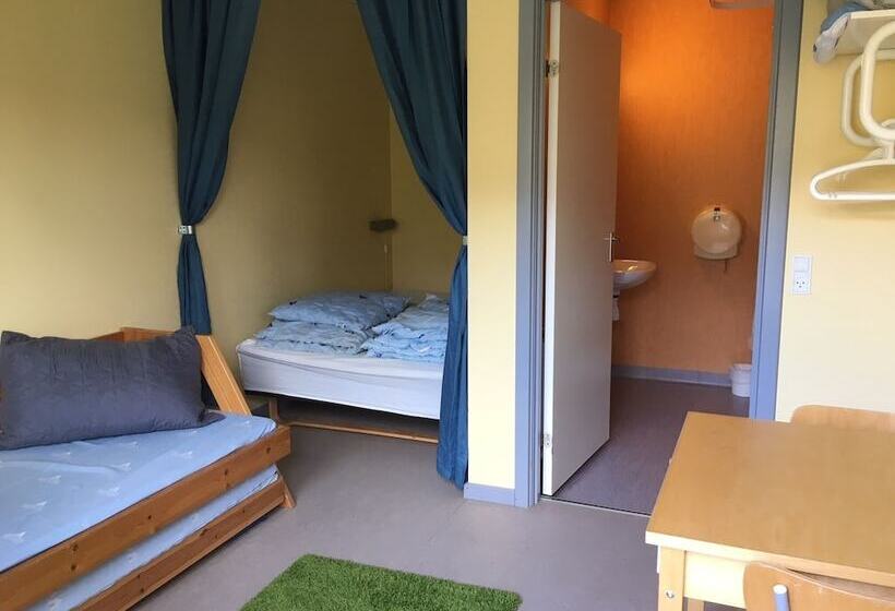 ファミリールーム, Fredensborg Vandrerhjem, I Kongens Baghave