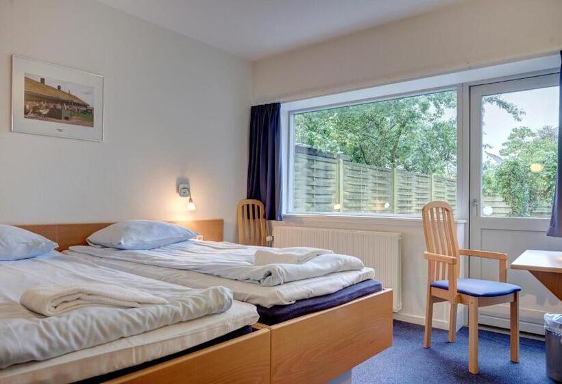 חדר סטנדרט לארבעה, Bb Hotel Frederikshavn Turisthotellet