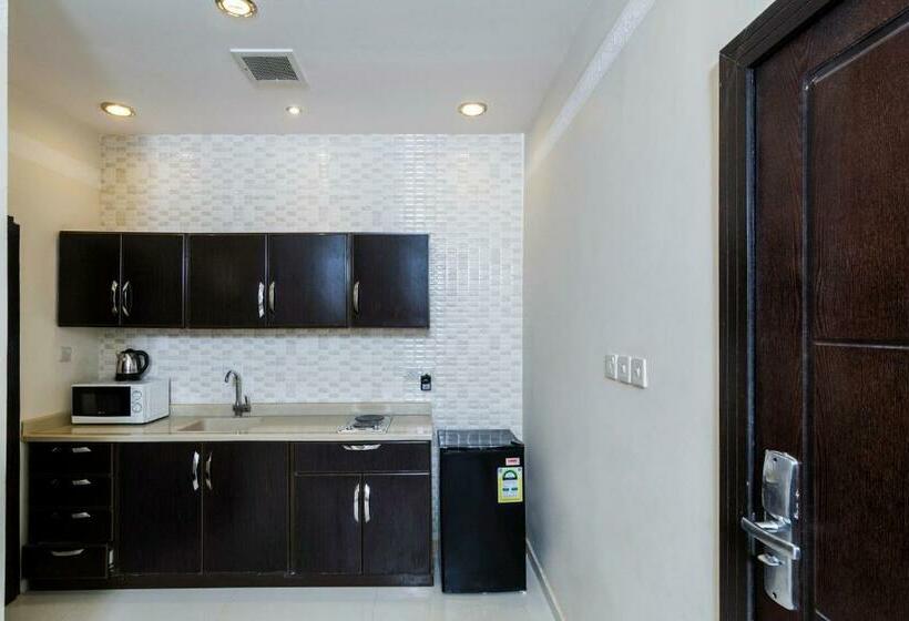 スタンダードスタジオ, Dome El Nozha