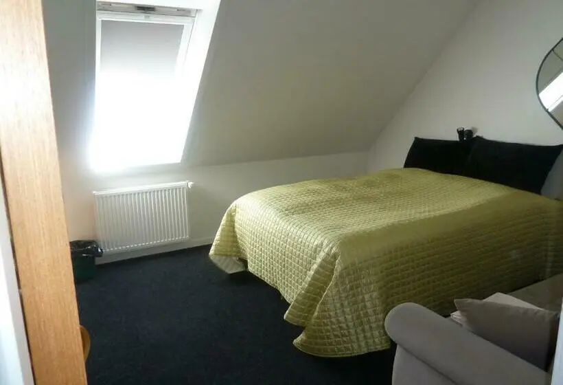 バス共有のスタンダードルーム, Give Bed & Breakfast