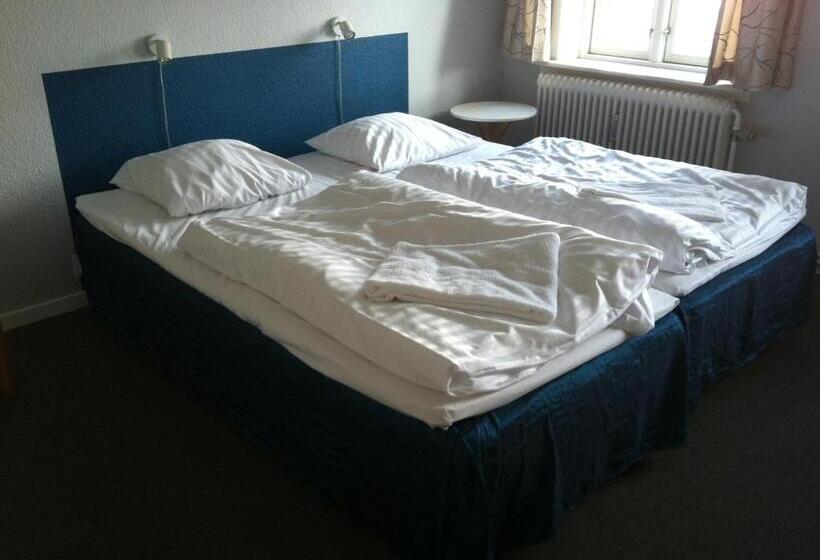 חדר סטנדרט, Det Lille