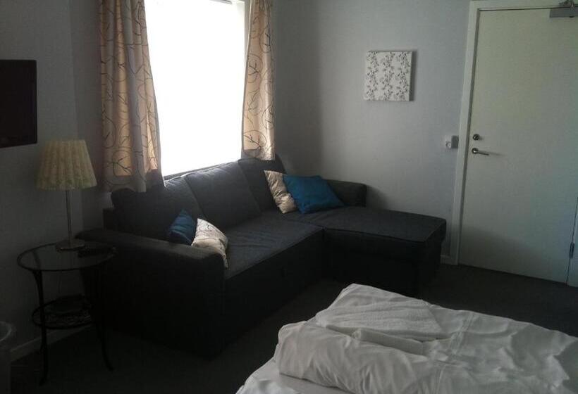 חדר משפחתי, Det Lille