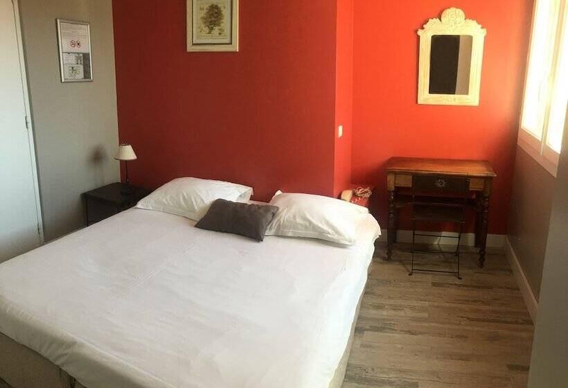 Номер Стандарт, Hôtel Les Calanques