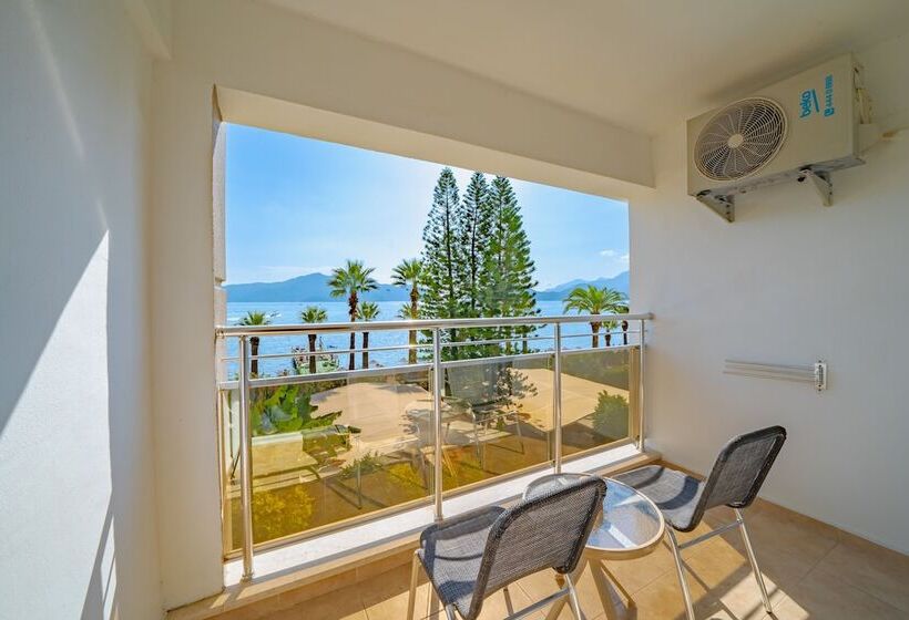 Triple Room Sea View, Prime Beach