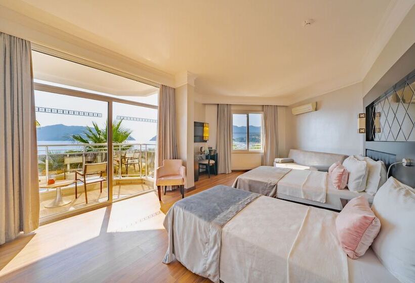 Triple Room Sea View, Prime Beach