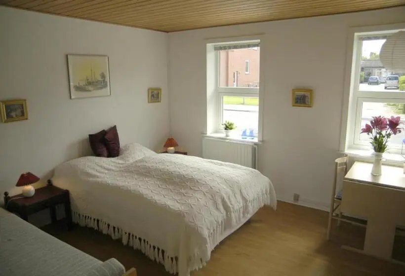 Standard Kolmen Hengen Huone Jaettu kylpyhuone, Nr. Nebel Overnatning Hostel