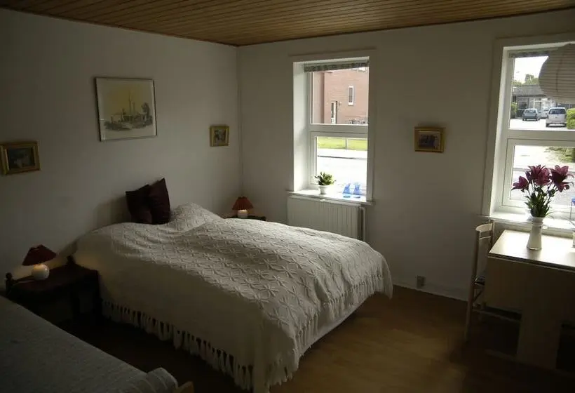 Standard Kolmen Hengen Huone Jaettu kylpyhuone, Nr. Nebel Overnatning Hostel