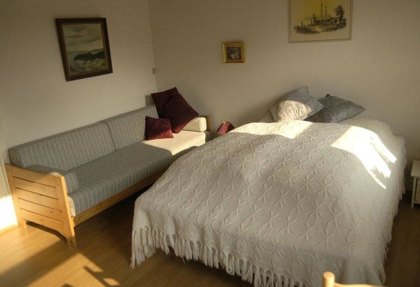 Cameră Triplă Standard cu Baie Comună, Nr. Nebel Overnatning Hostel