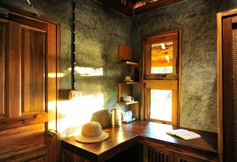 בקתה סופריור, Phi Phi Phu Chalet Resort