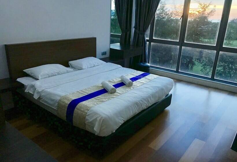 شقة 3 غرف مطلة على البحر, Sunset Seaview Vacation Condos City Centre @ Imago Shopping Mall