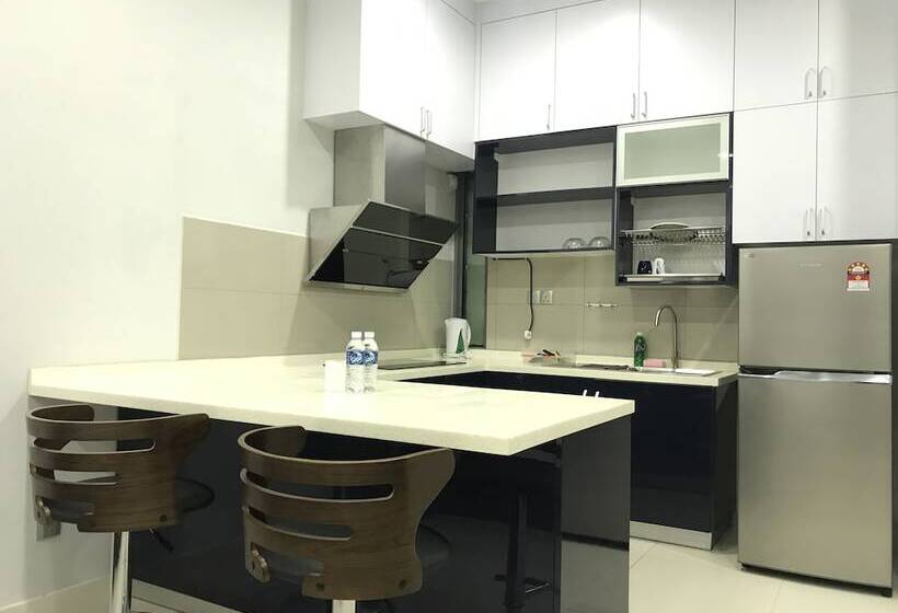 Студия Deluxe, Sunset Seaview Vacation Condos City Centre @ Imago Shopping Mall