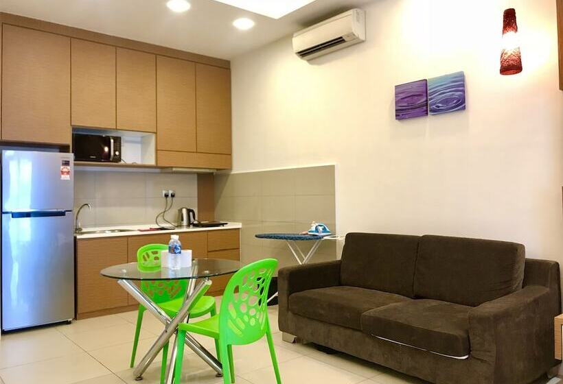 إستوديو ديلوكس, Sunset Seaview Vacation Condos City Centre @ Imago Shopping Mall