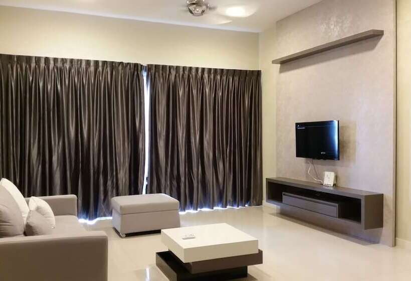 شقة 3 غرف مطلة على البحر, Sunset Seaview Vacation Condos City Centre @ Imago Shopping Mall