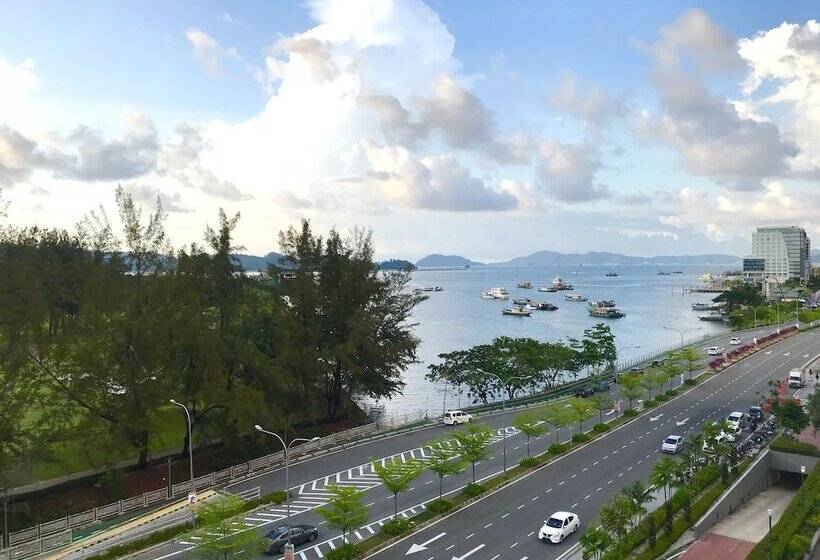 شقة 3 غرف مطلة على البحر, Sunset Seaview Vacation Condos City Centre @ Imago Shopping Mall