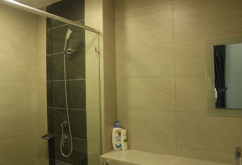 Апартаменты 3 Спальни Вид на Море, Sunset Seaview Vacation Condos City Centre @ Imago Shopping Mall