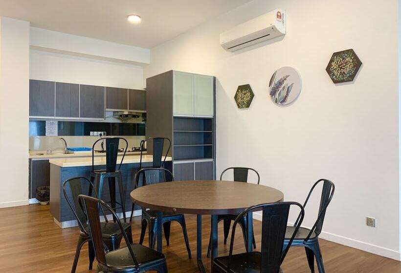 شقة 3 غرف مطلة على البحر, Sunset Seaview Vacation Condos City Centre @ Imago Shopping Mall