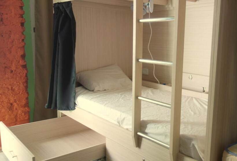 تختخواب در اتاق مشترک, Açaí Hostel Salvador