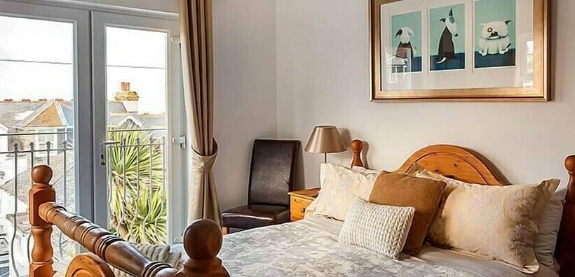 חדר יחיד נוף לגינה, The Olive Branch