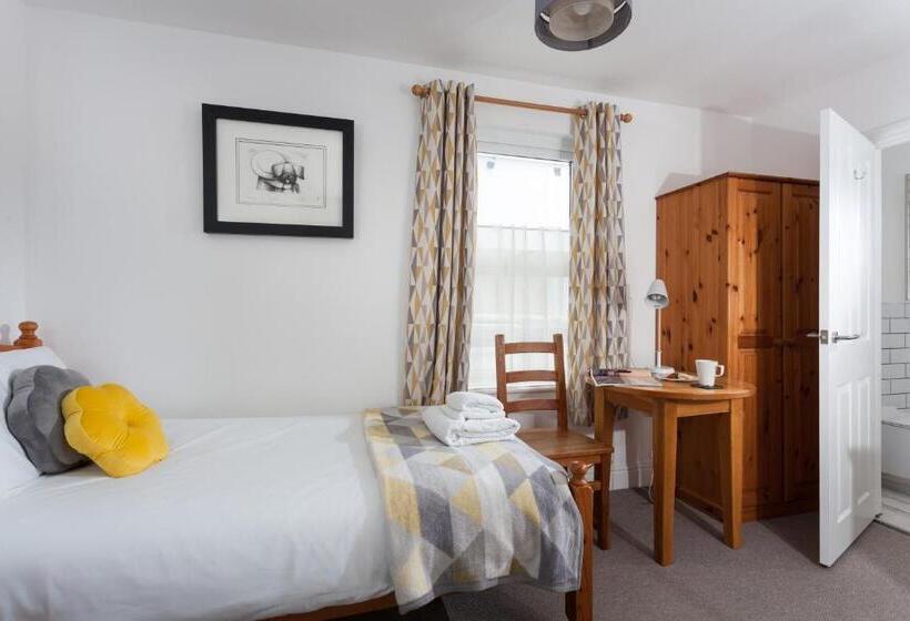 חדר יחיד נוף לגינה, The Olive Branch