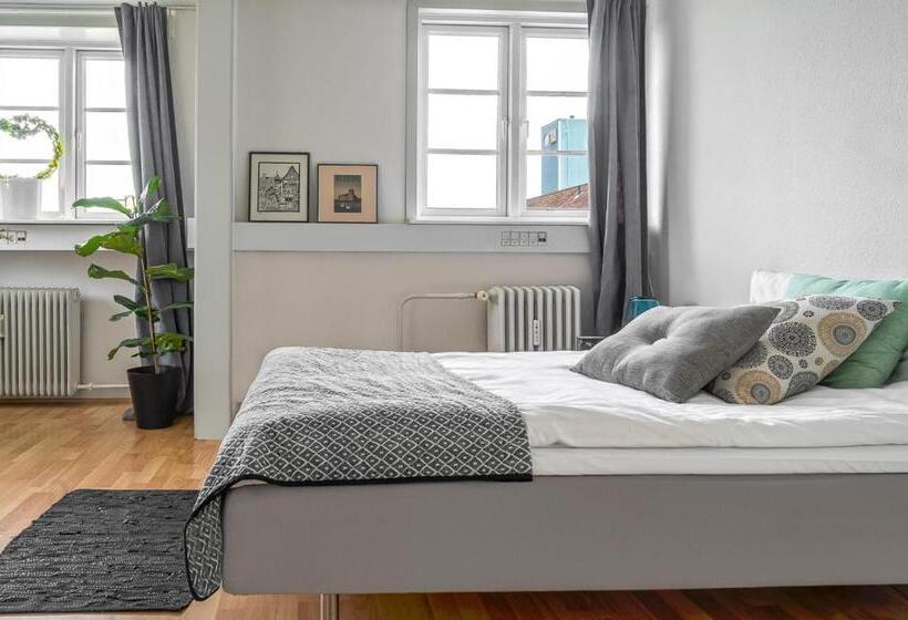 2 Bedroom Apartment with Views, Villa Gertrud