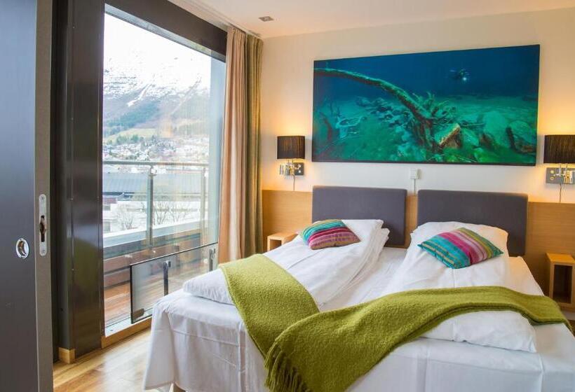 Полулюкс, Havila Hotel Ivar Aasen