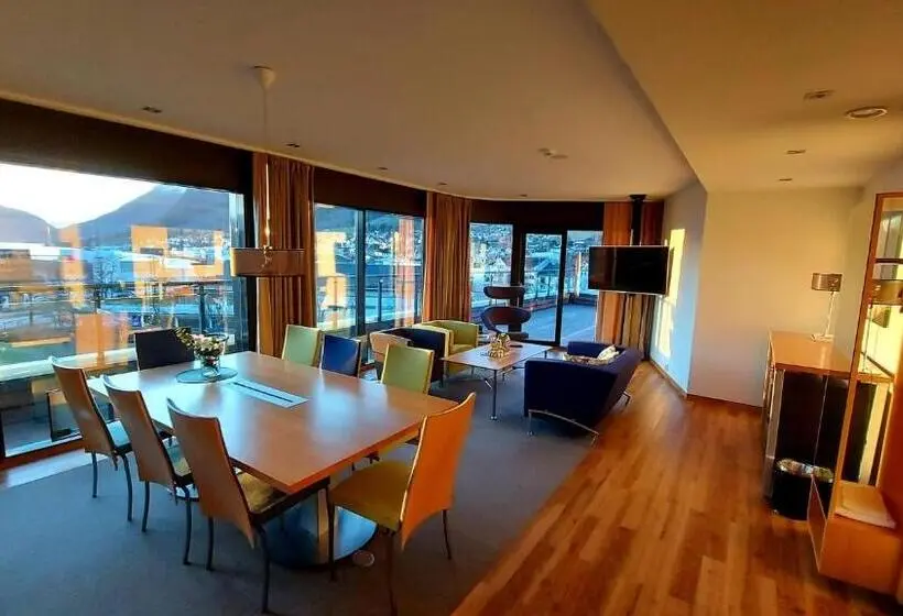 Sviitti Parveke, Havila Hotel Ivar Aasen