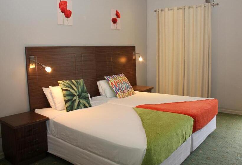 חדר משפחתי, The Itumeleng Guest House