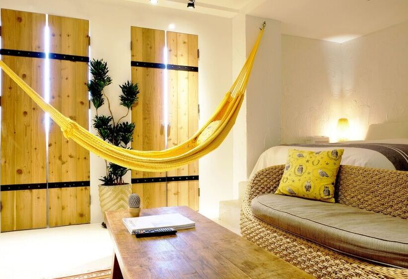 اتاق لوکس چهار تخته, Chill Roof