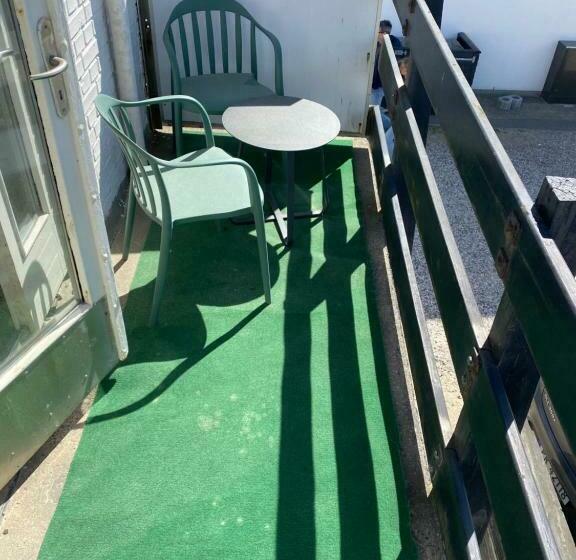 غرفة قياسية مزوَّدة بشُرفة, Klitbakken